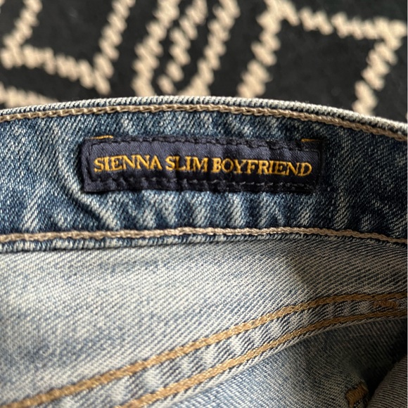 Size 28/6 lucky brand boyfriend jeans. - Picture 4 of 5